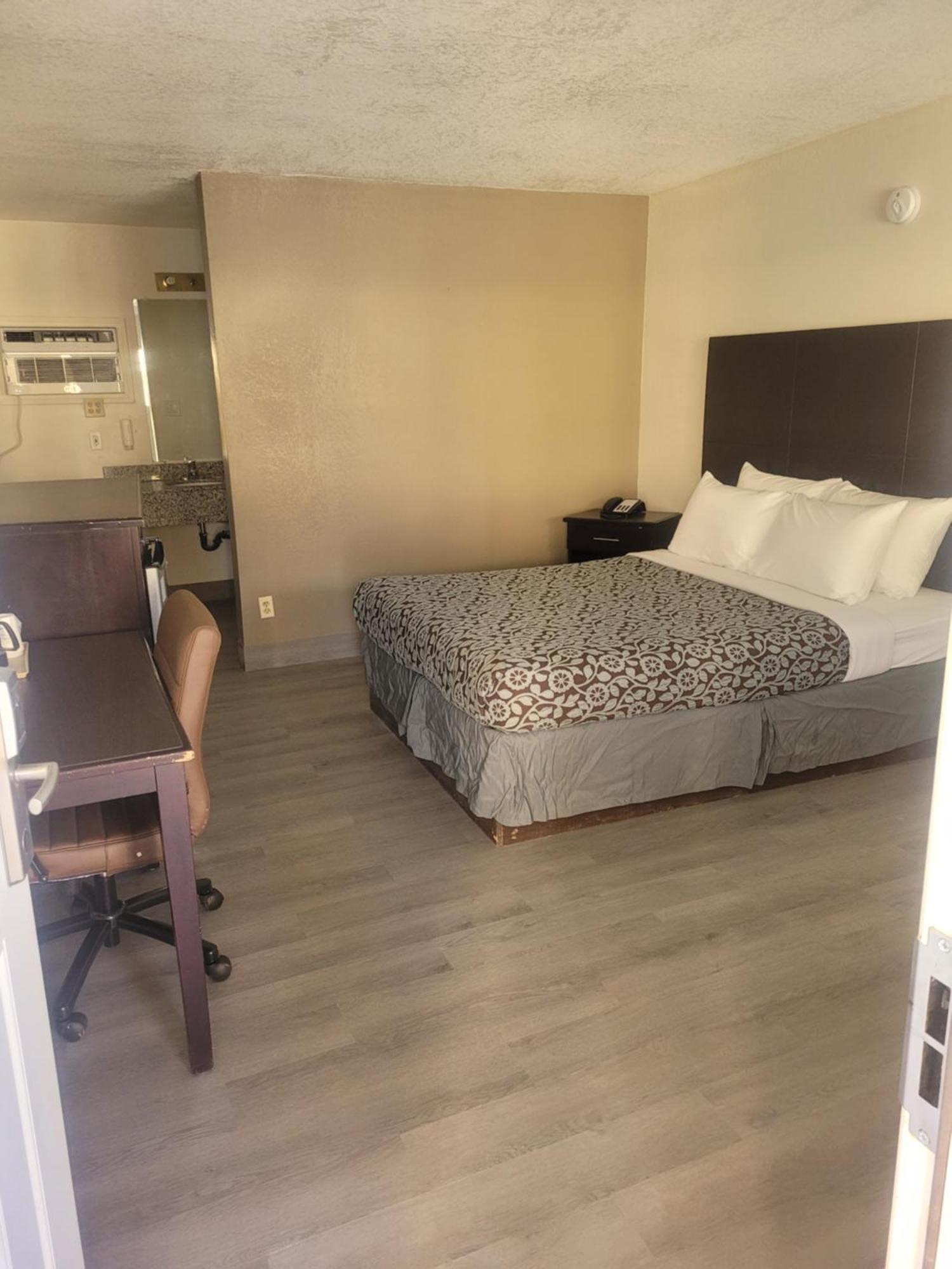 Econo Lodge Las Vegas Exterior photo